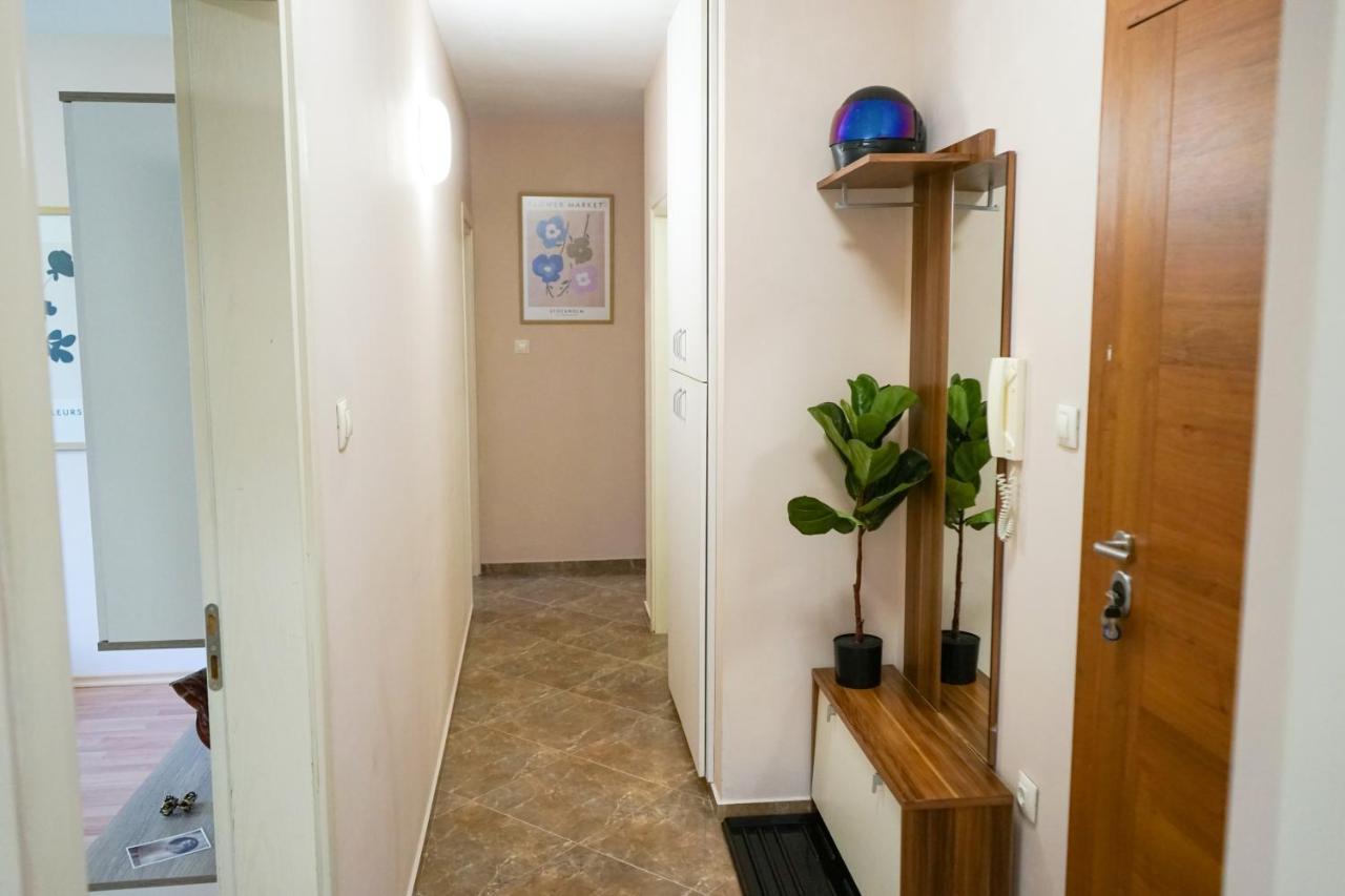 Comfortable 2br Urban Getaway In Center *