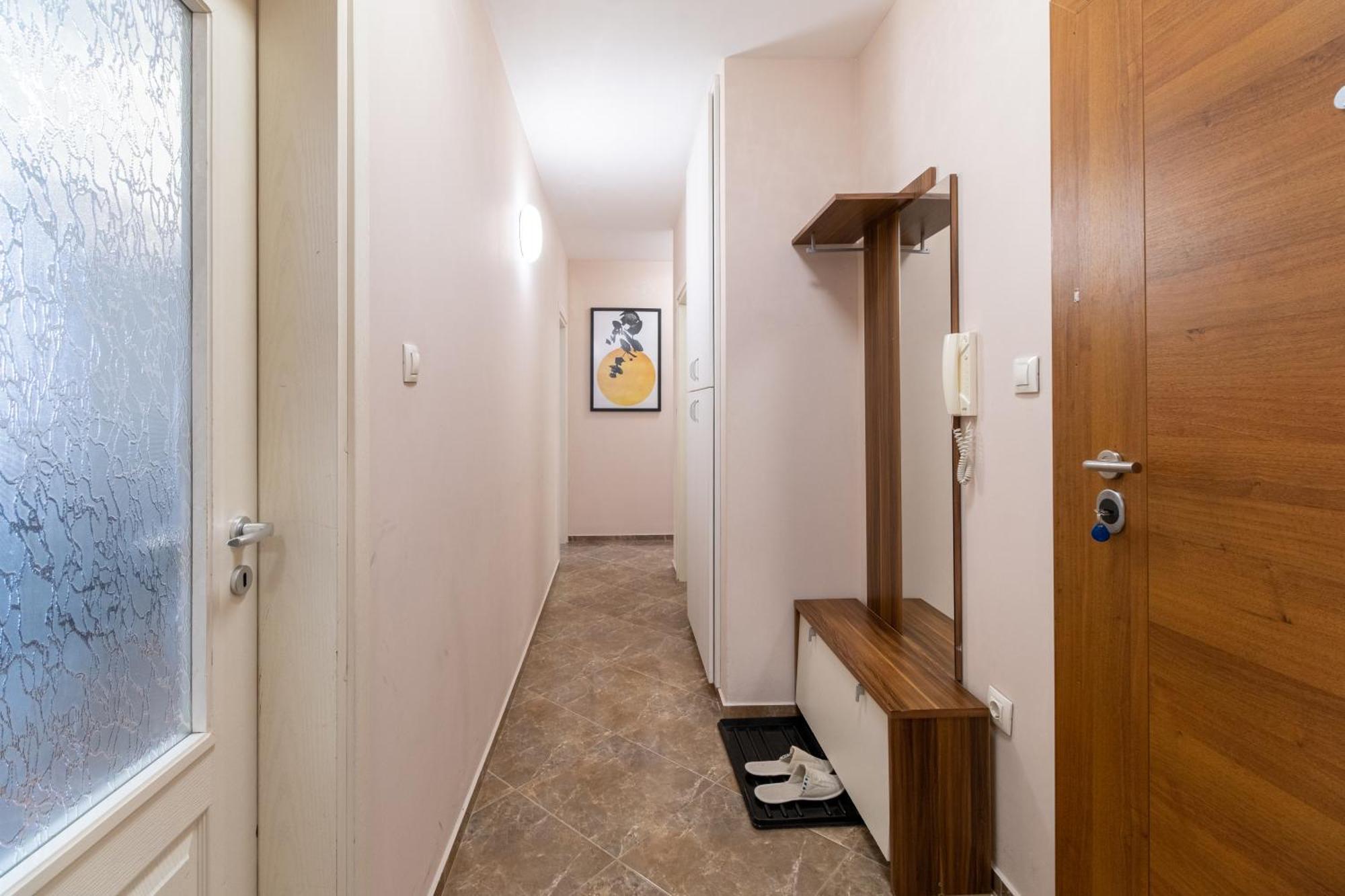 Apartament Comfortable 2br Urban Getaway In Center