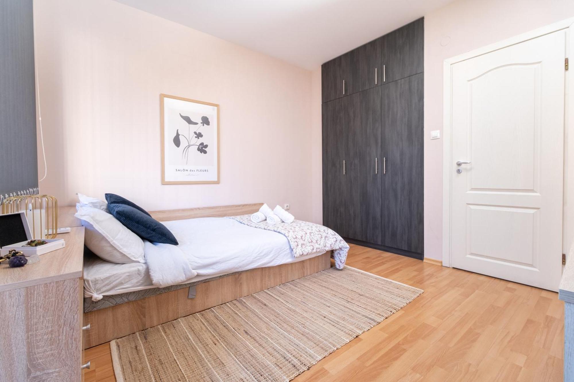 Apartament Comfortable 2br Urban Getaway In Center *