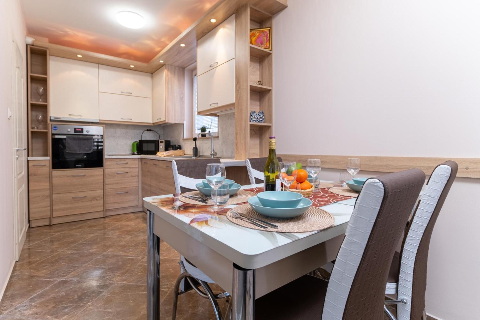 Comfortable 2br Urban Getaway In Center Apartament Plovdiv