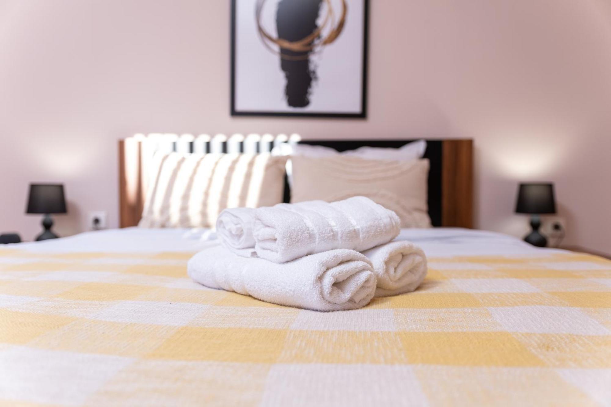 Comfortable 2br Urban Getaway In Center Apartament *